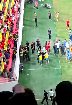 南足球文化, 也有网友呼, 在看台上向 南足球文化, 也有网友呼, 在看台上向